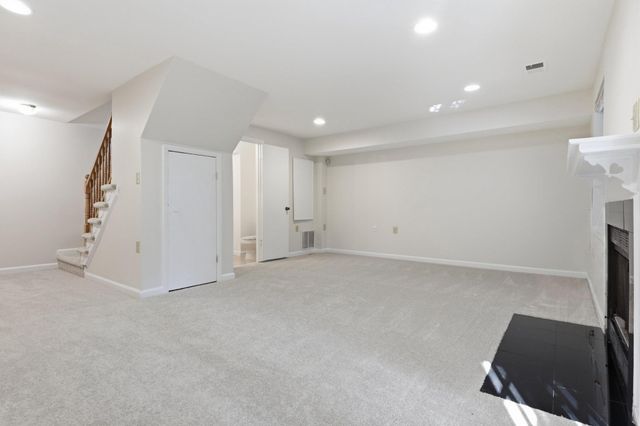 5079 LAMBSGATE LN, Woodbridge, VA 22193