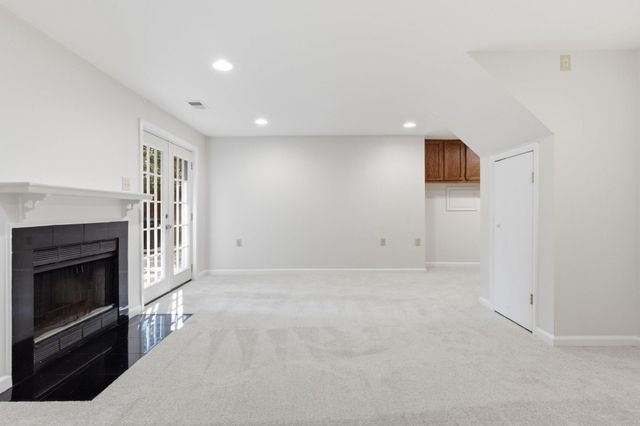 5079 LAMBSGATE LN, Woodbridge, VA 22193