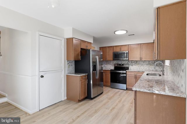 5079 LAMBSGATE LN, Woodbridge, VA 22193