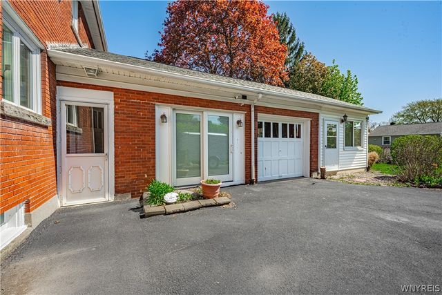 4831 Lewiston Road, Niagara Falls, NY 14305