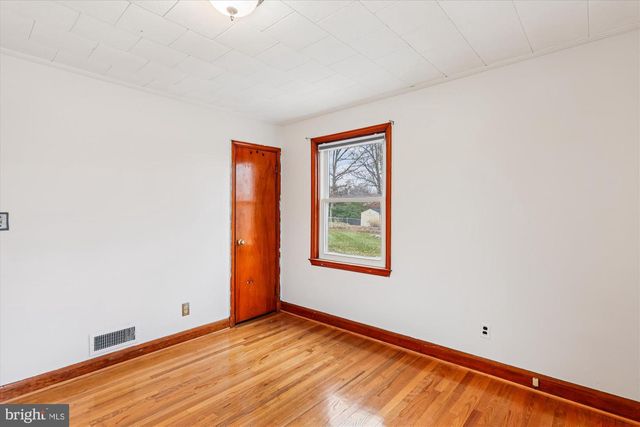 229 GRALAN RD, Baltimore, MD 21228