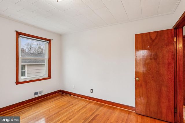 229 GRALAN RD, Baltimore, MD 21228