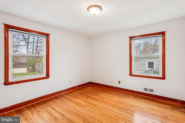 229 GRALAN RD, Baltimore, MD 21228