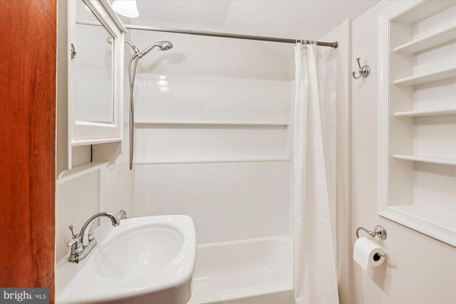 229 GRALAN RD, Baltimore, MD 21228