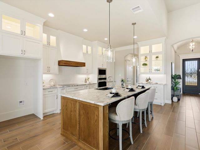 2168 Middlewood Circle, Granbury, TX 76049