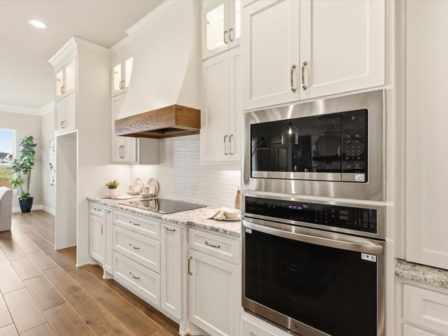 2168 Middlewood Circle, Granbury, TX 76049