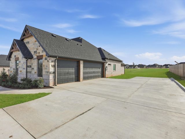 2168 Middlewood Circle, Granbury, TX 76049
