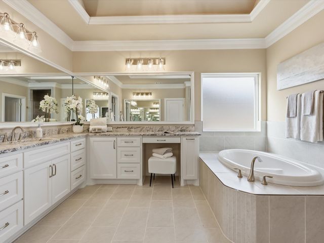 2168 Middlewood Circle, Granbury, TX 76049