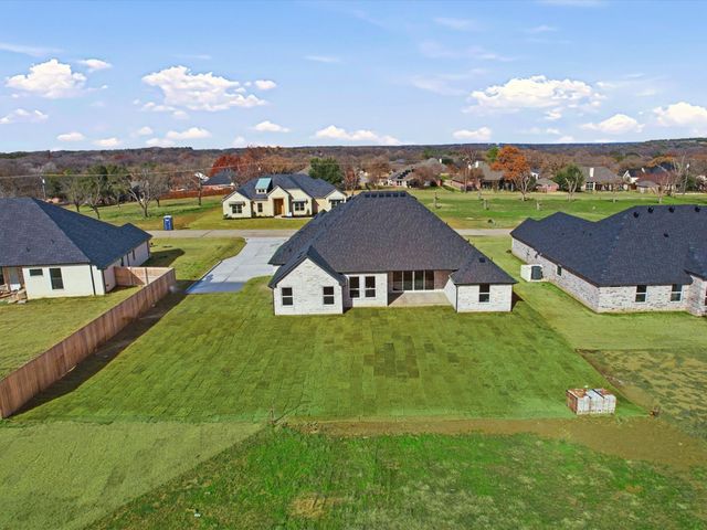 2168 Middlewood Circle, Granbury, TX 76049