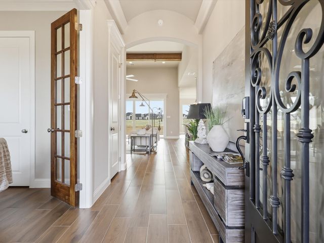 2168 Middlewood Circle, Granbury, TX 76049