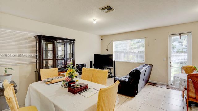 355 NE 31st Ave, Homestead, FL 33033