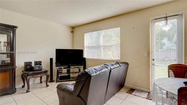 355 NE 31st Ave, Homestead, FL 33033