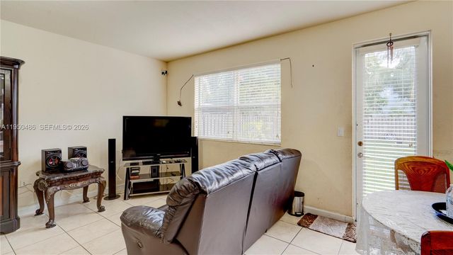 355 NE 31st Ave, Homestead, FL 33033