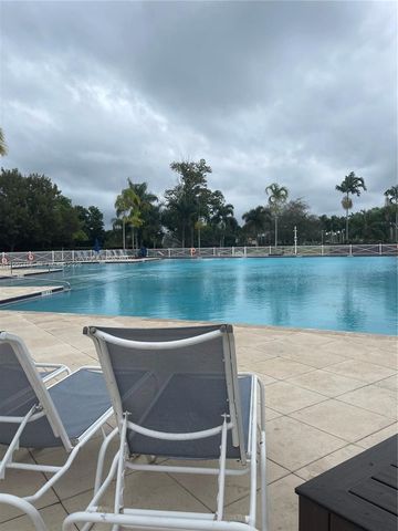 355 NE 31st Ave, Homestead, FL 33033