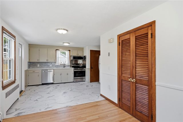 37 Planet Avenue, East Providence, RI 02915