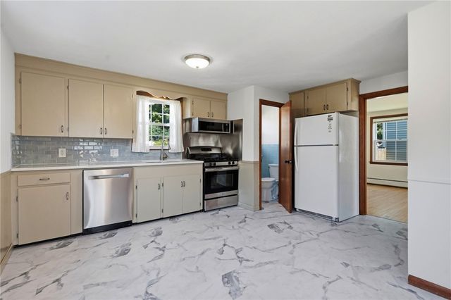 37 Planet Avenue, East Providence, RI 02915