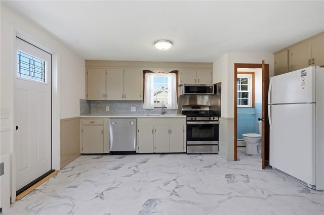 37 Planet Avenue, East Providence, RI 02915