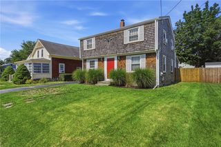 37 Planet Avenue, East Providence, RI 02915