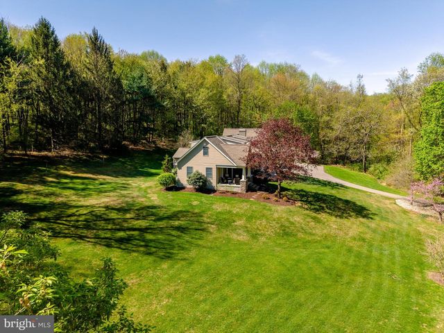 5826 GLEN RD, Coopersburg, PA 18036