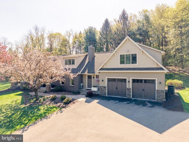 5826 GLEN RD, Coopersburg, PA 18036