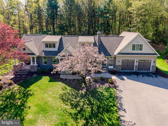 5826 GLEN RD, Coopersburg, PA 18036