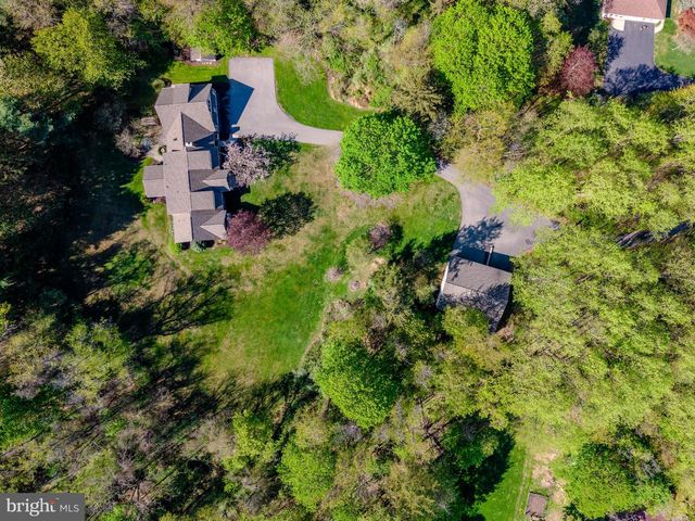 5826 GLEN RD, Coopersburg, PA 18036