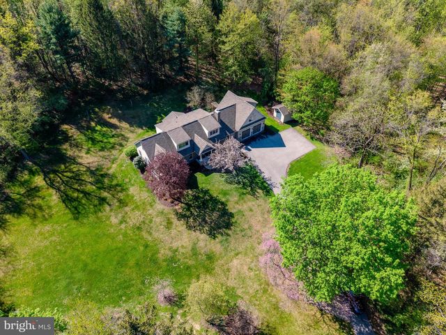 5826 GLEN RD, Coopersburg, PA 18036