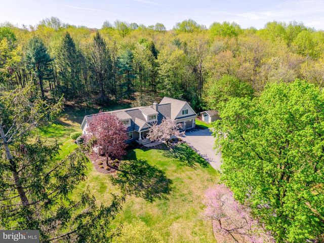 5826 GLEN RD, Coopersburg, PA 18036