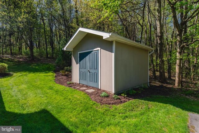 5826 GLEN RD, Coopersburg, PA 18036