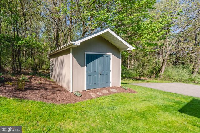 5826 GLEN RD, Coopersburg, PA 18036