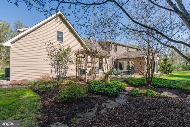 5826 GLEN RD, Coopersburg, PA 18036