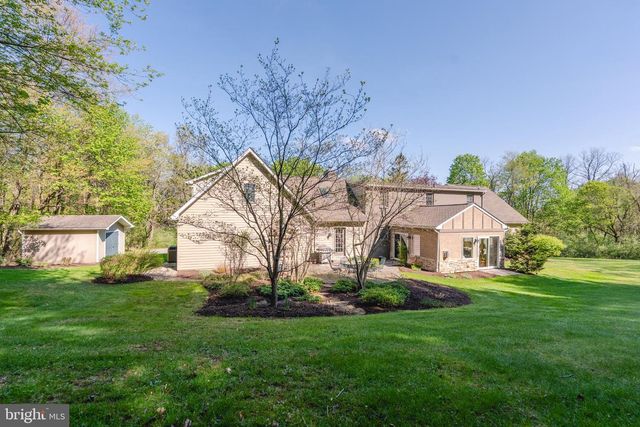 5826 GLEN RD, Coopersburg, PA 18036