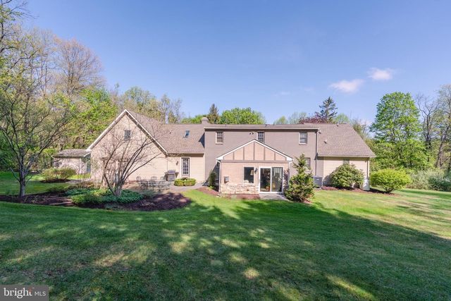 5826 GLEN RD, Coopersburg, PA 18036