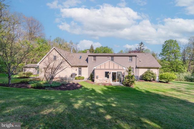 5826 GLEN RD, Coopersburg, PA 18036