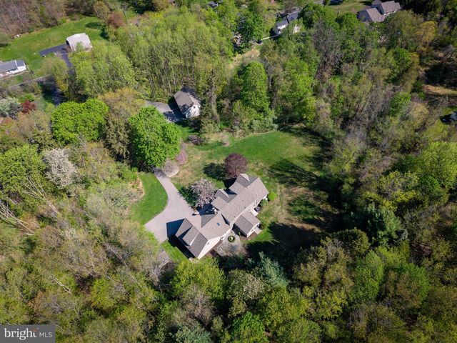 5826 GLEN RD, Coopersburg, PA 18036
