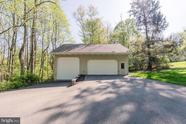 5826 GLEN RD, Coopersburg, PA 18036