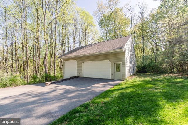 5826 GLEN RD, Coopersburg, PA 18036