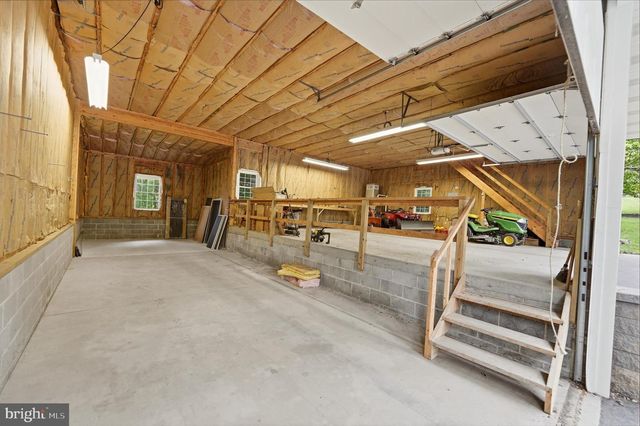 5826 GLEN RD, Coopersburg, PA 18036