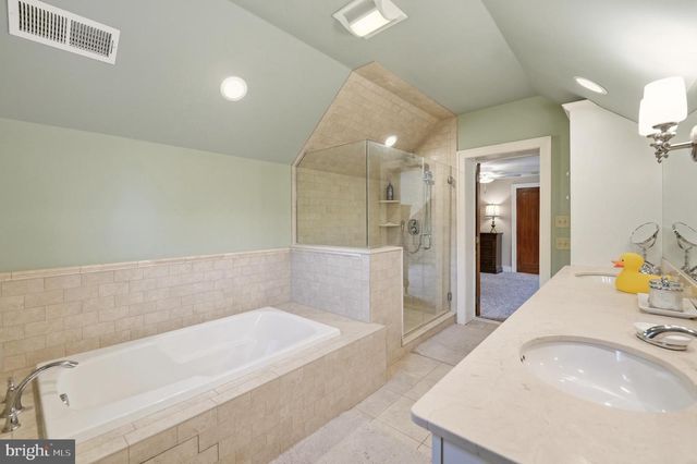 5826 GLEN RD, Coopersburg, PA 18036