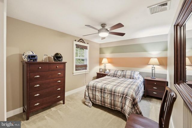 5826 GLEN RD, Coopersburg, PA 18036