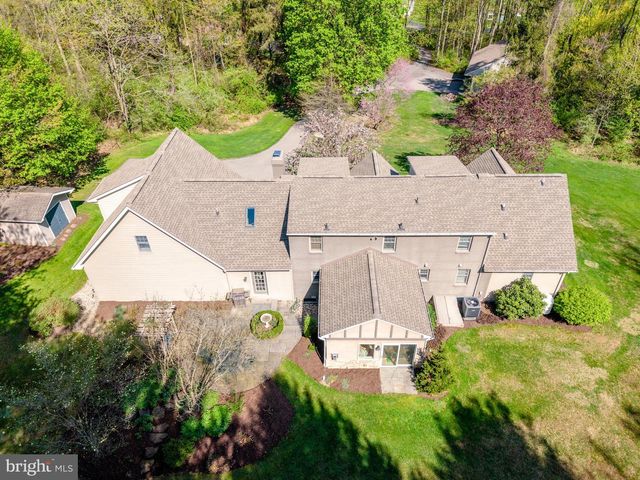 5826 GLEN RD, Coopersburg, PA 18036