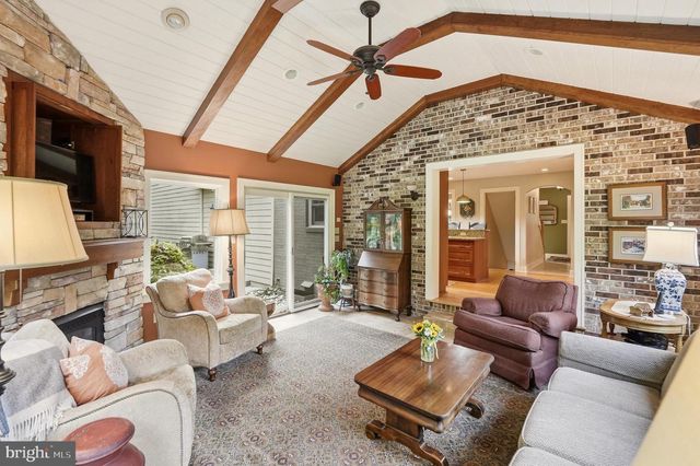 5826 GLEN RD, Coopersburg, PA 18036