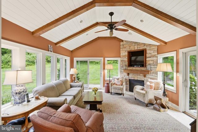 5826 GLEN RD, Coopersburg, PA 18036