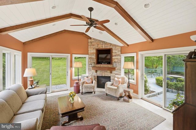 5826 GLEN RD, Coopersburg, PA 18036