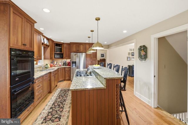 5826 GLEN RD, Coopersburg, PA 18036