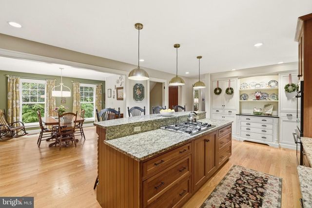 5826 GLEN RD, Coopersburg, PA 18036