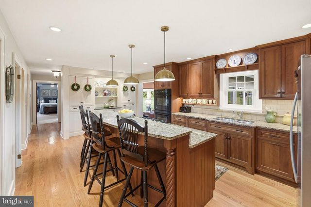 5826 GLEN RD, Coopersburg, PA 18036