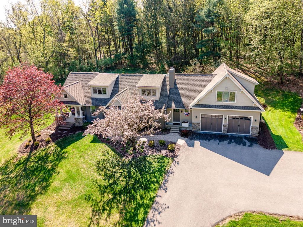 5826 GLEN RD, Coopersburg, PA 18036