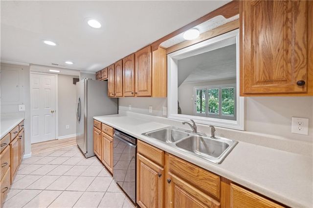 3 Fairway NW Drive, Kennesaw, GA 30144