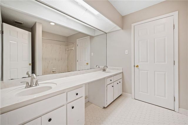 3 Fairway NW Drive, Kennesaw, GA 30144